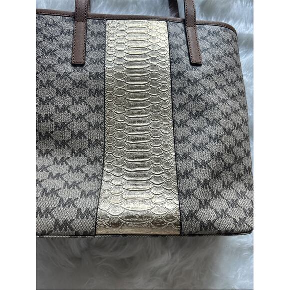 Michael Kors Brown Signature Tote Gold Texture. Excellent Condition!!129 - Picture 10 of 12
